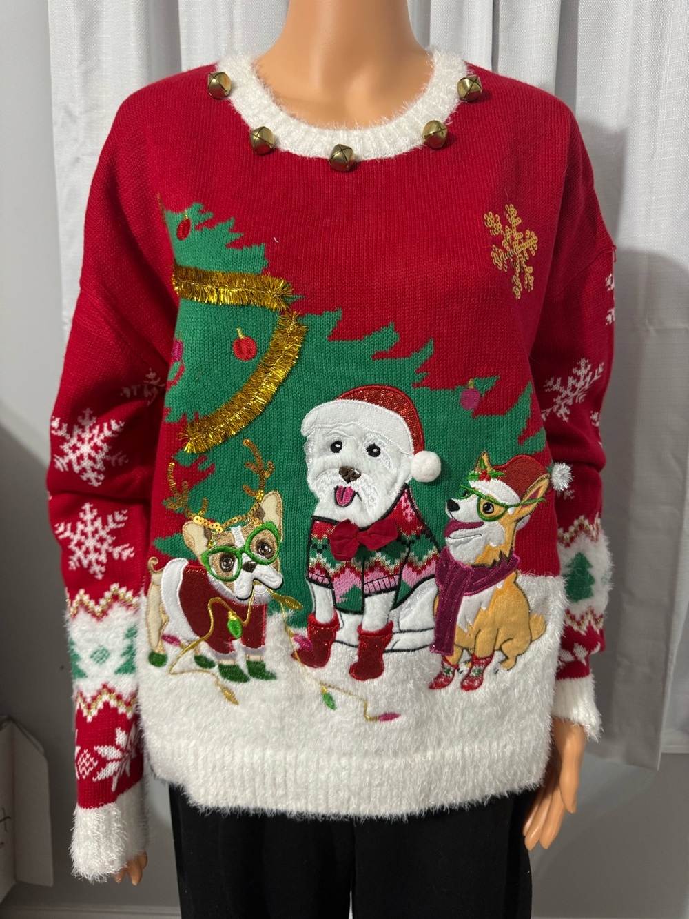 Fun Blizzard Bay size L red dog them Ugly Christmas Sweater bells embroidered